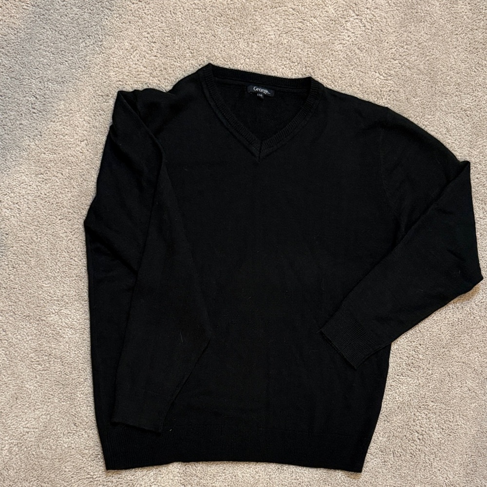 George Men's V-Neck Sweater in Black